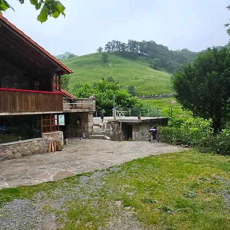 La Vegacha Casa Tradicional Pasiega * San Roque de Riomiera