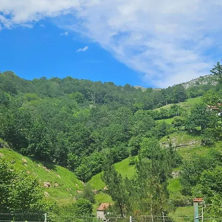 La Vegacha Casa Tradicional Pasiega * San Roque de Riomiera