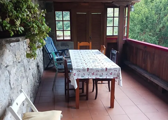 מלון La Vegacha Casa Tradicional Pasiega