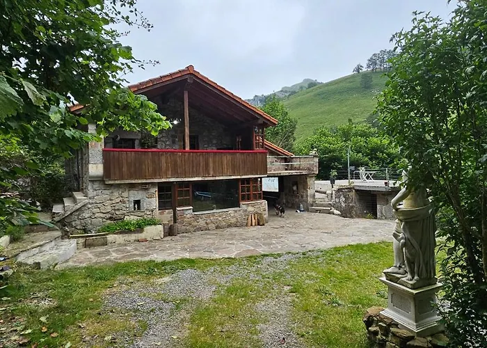 מלון La Vegacha Casa Tradicional Pasiega *