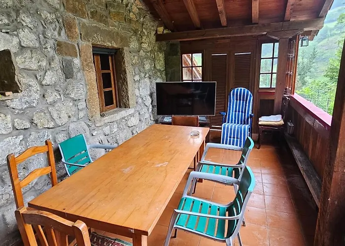 מלון La Vegacha Casa Tradicional Pasiega *