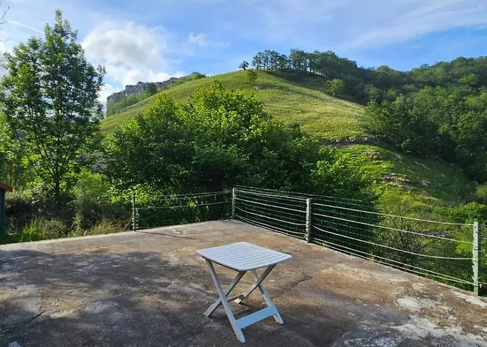 מלון La Vegacha Casa Tradicional Pasiega San Roque de Ríomiera