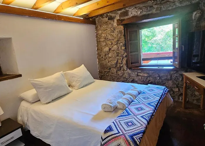 La Vegacha Casa Tradicional Pasiega * San Roque de Ríomiera