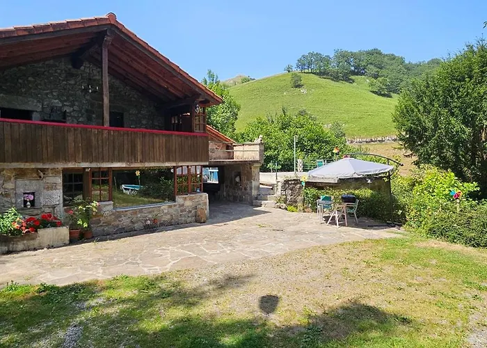 La Vegacha Casa Tradicional Pasiega San Roque de Ríomiera